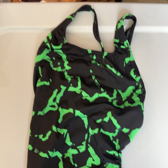 0335 NEW Speedo Wrack It up One Piece Suit - Picture 7 of 9